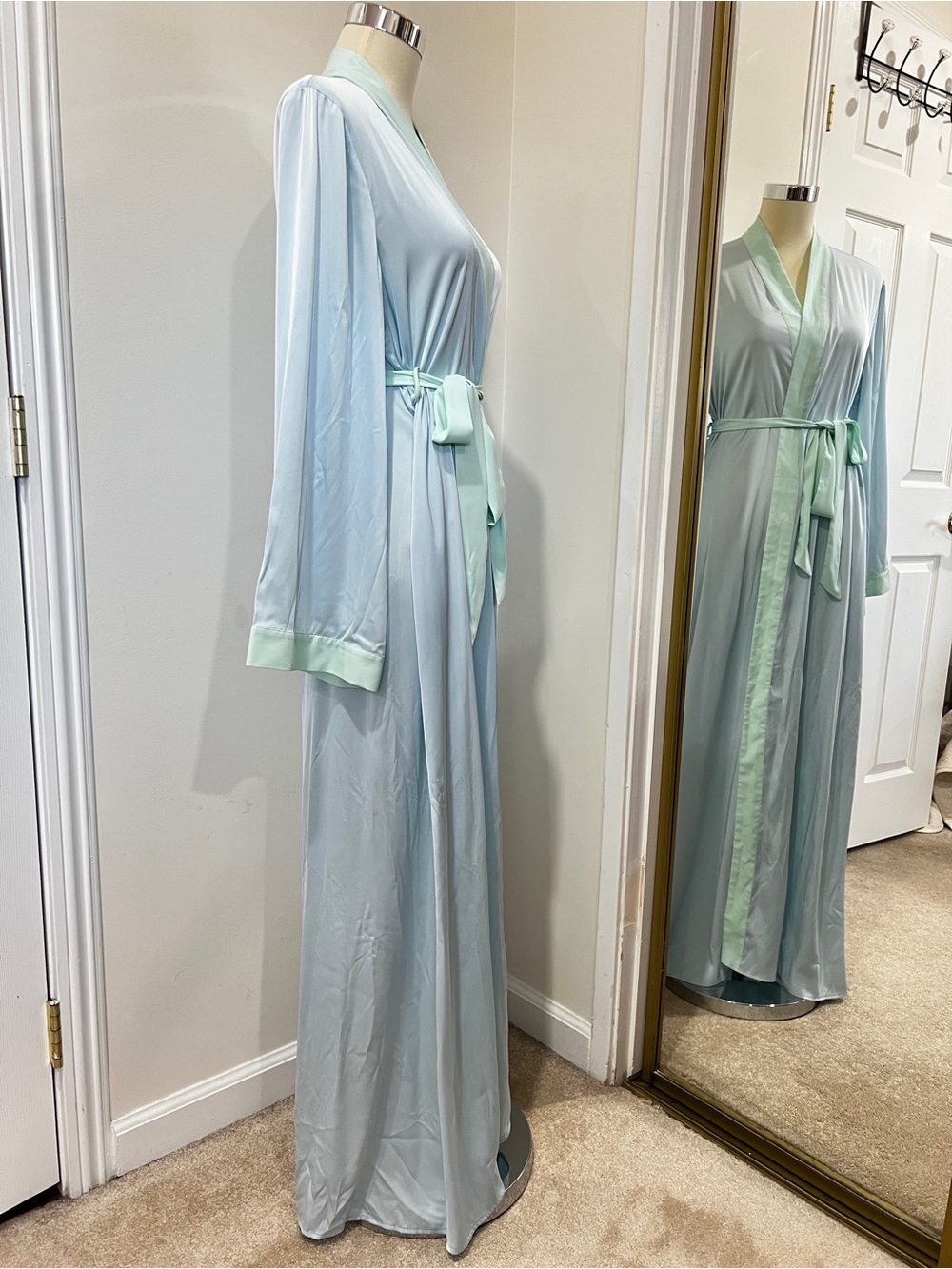 Robe Maxi Savage x Fenty Sky Blue Teal trim & Belt Size XS/SM Long Sleeve - Picture 7 of 15